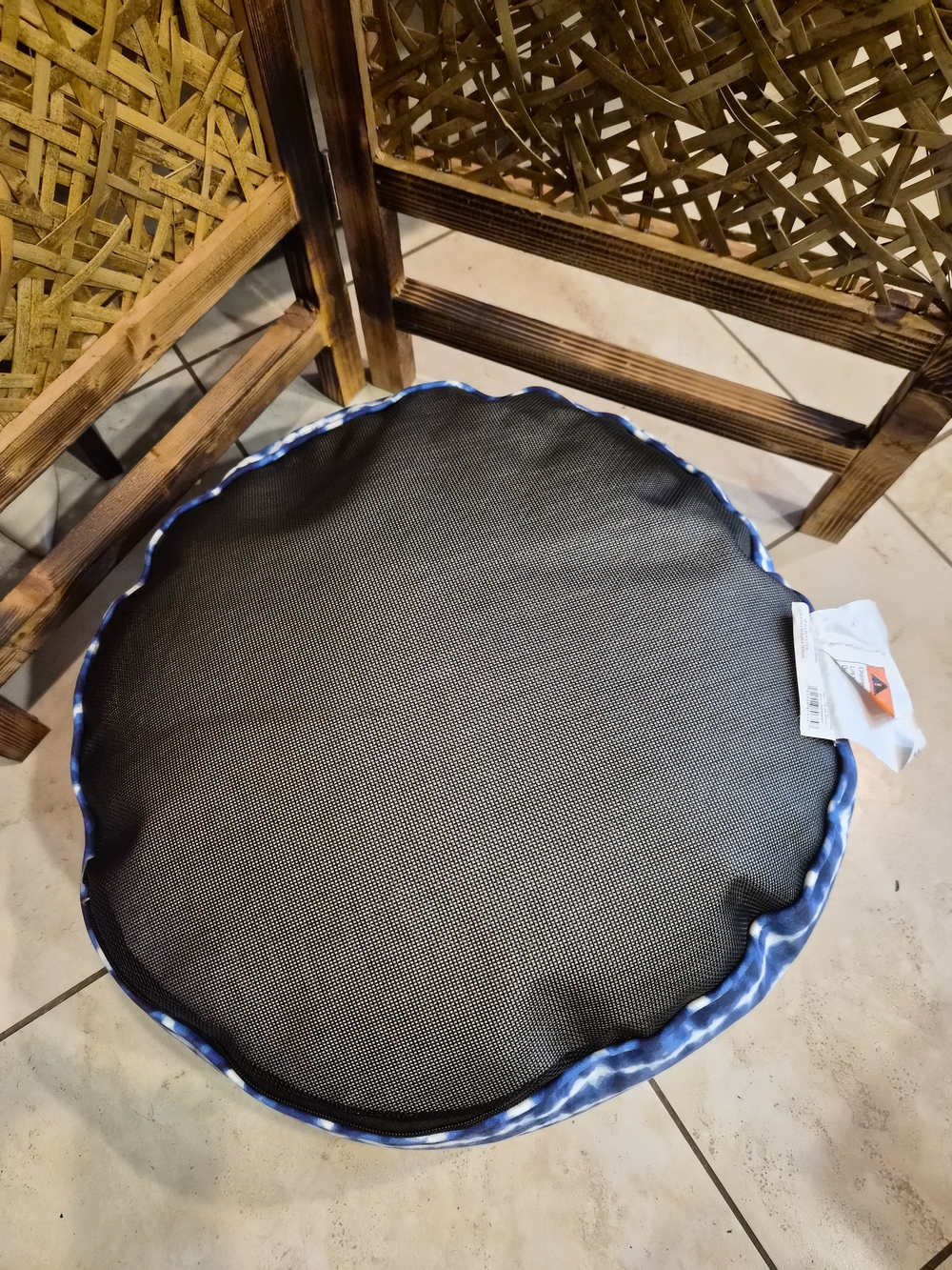 Round Blue Tie-Dye Floor Cushion/Ottoman - Home Accents NWT - Picture 3 of 4